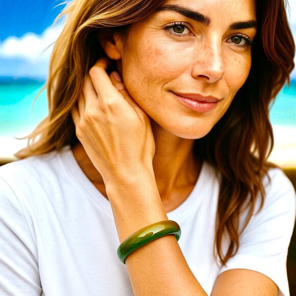 Vintage Bakelite Bangle Bracelet Green Smooth - Picture 16 of 16